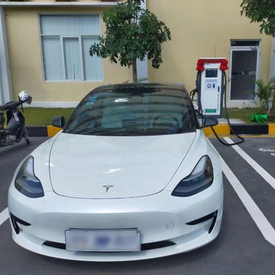 Trạm sạc EV ngoài trời công cộng với giao diện CHAdeMO CCS loại 2