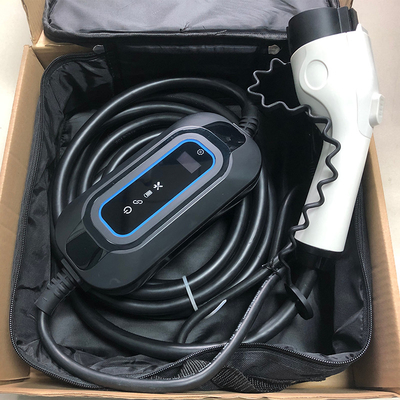 3.5KW Type 2 EV Plug IP67 Bộ sạc trên xe cho Tesla Model 3 tại bãi đậu xe trung tâm mua sắm
